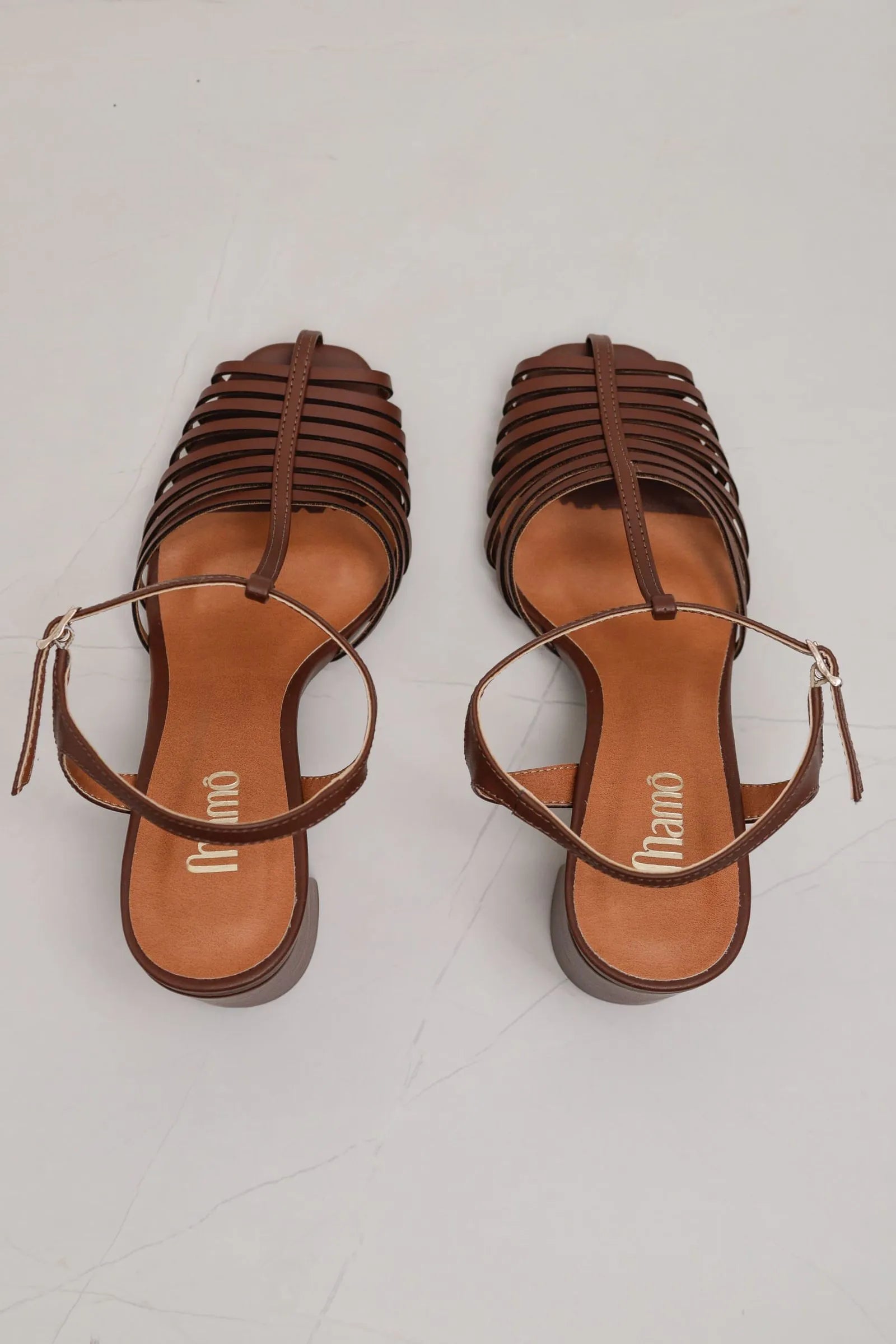 Sandália Tiras Retrô MARROM
