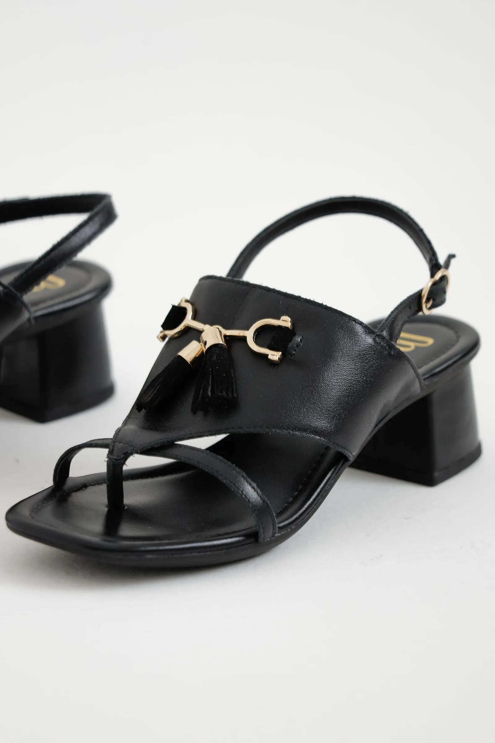 Sandália Salto Quadrado Tassel Couro PRETO