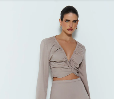 BLUSA MANGA LONGA COM FRANZIDO E AMARRACAO MOCHA