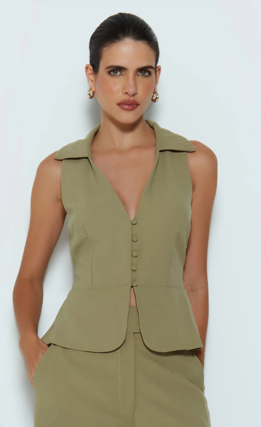 COLETE COM ABERTURA E AMARRACAO COSTAS VERDE PINHEIRO