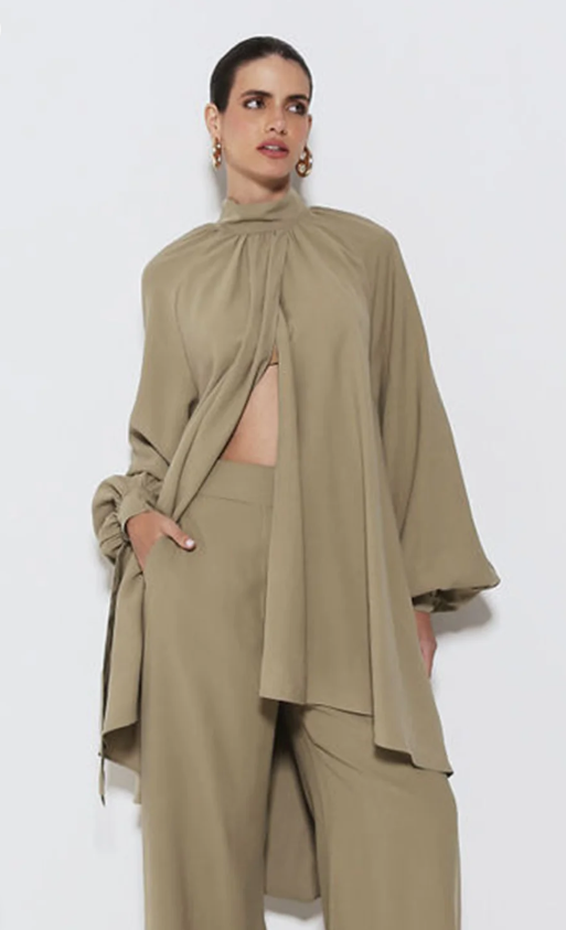 CAPA GOLA ALTA COM ABERTURA FRONTAL VERDE PINHEIRO