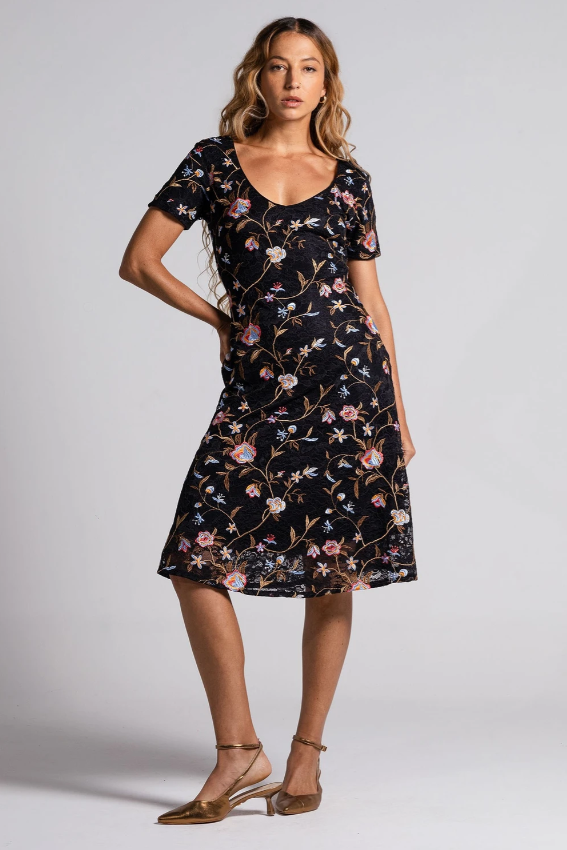 Vestido Renda Bordada Flores