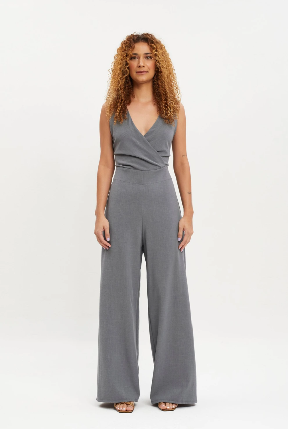 Macacão frente única cinza