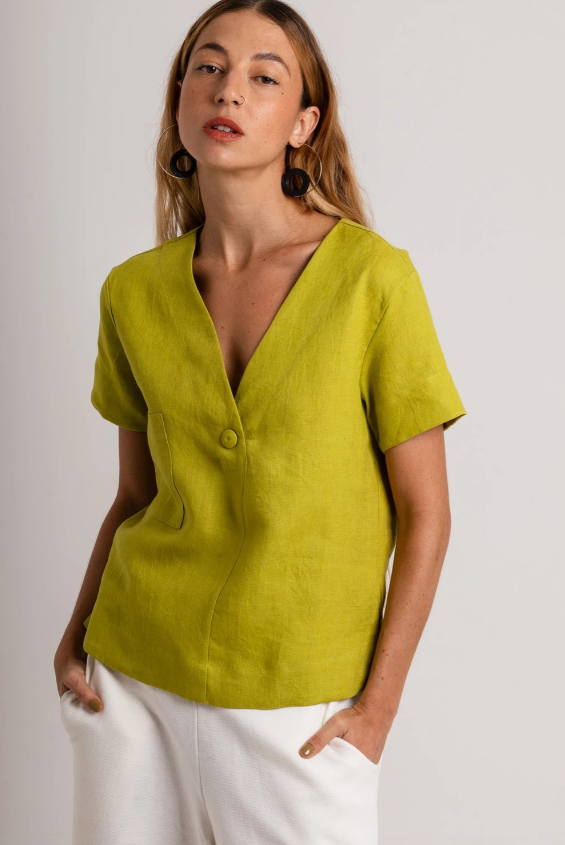 Camisa cropped de linho com bolso