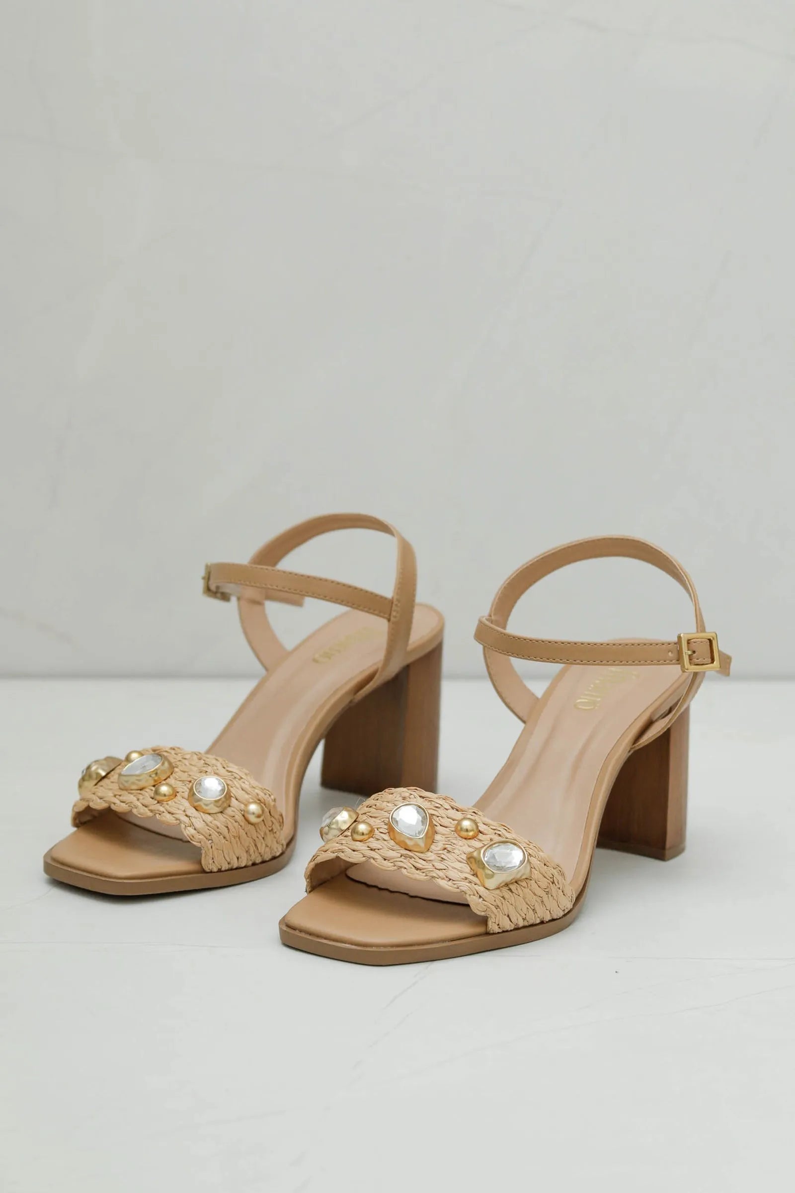 Sandália Pedraria Salto Grosso NATURAL