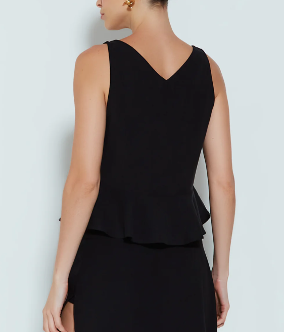 Regata Decote V com Babado na Barra Preto