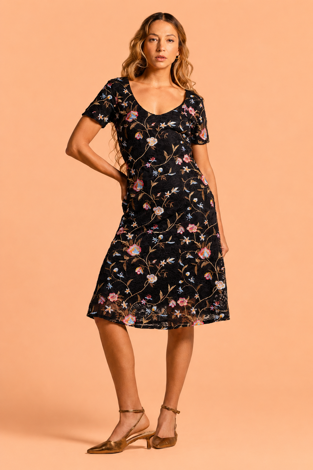 Vestido Renda Bordada Flores