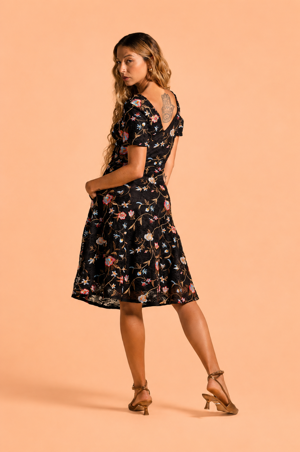 Vestido Renda Bordada Flores