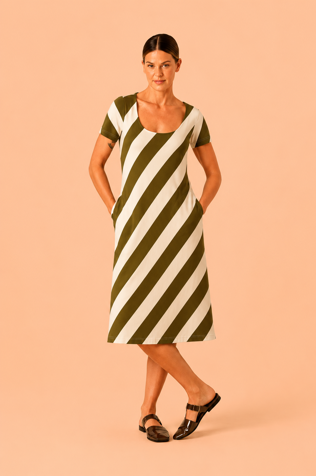 Vestido Curto de Malha Listras Verde/Bege